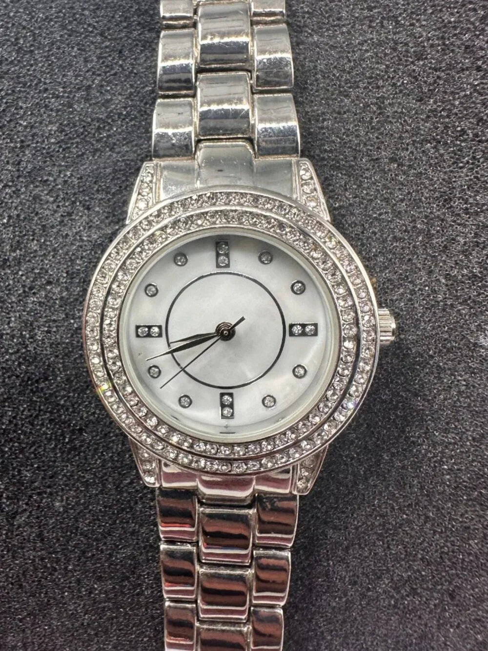 3/$30 Womens Clear Rhinestone Bezel Watch Silver Tone White Dial 28MM 8
